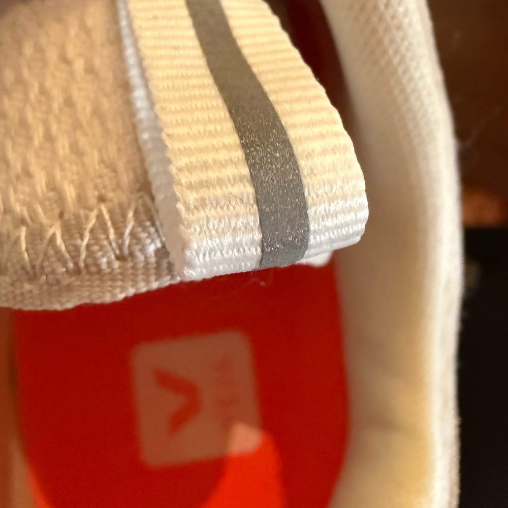 Veja Brand Story Box - Sustainable Mission Statement - Picture 11 of 15
